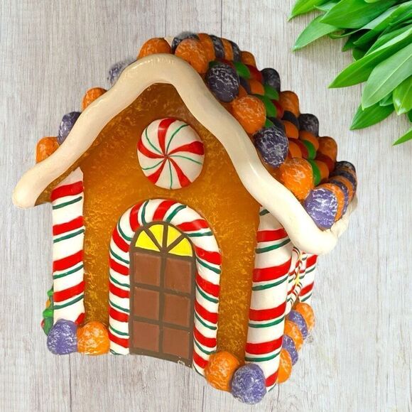 RARE VINTAGE LARGE CHRISTMAS GINGERBREAD HOUSE WAX CANDLE - Picture 2 of 5